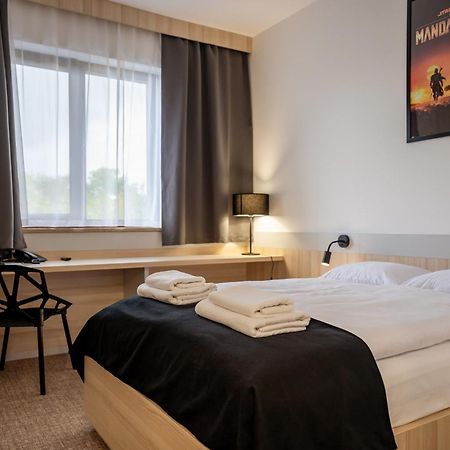 Hotel Dworski Galaktyczny Park Warzymice Dış mekan fotoğraf