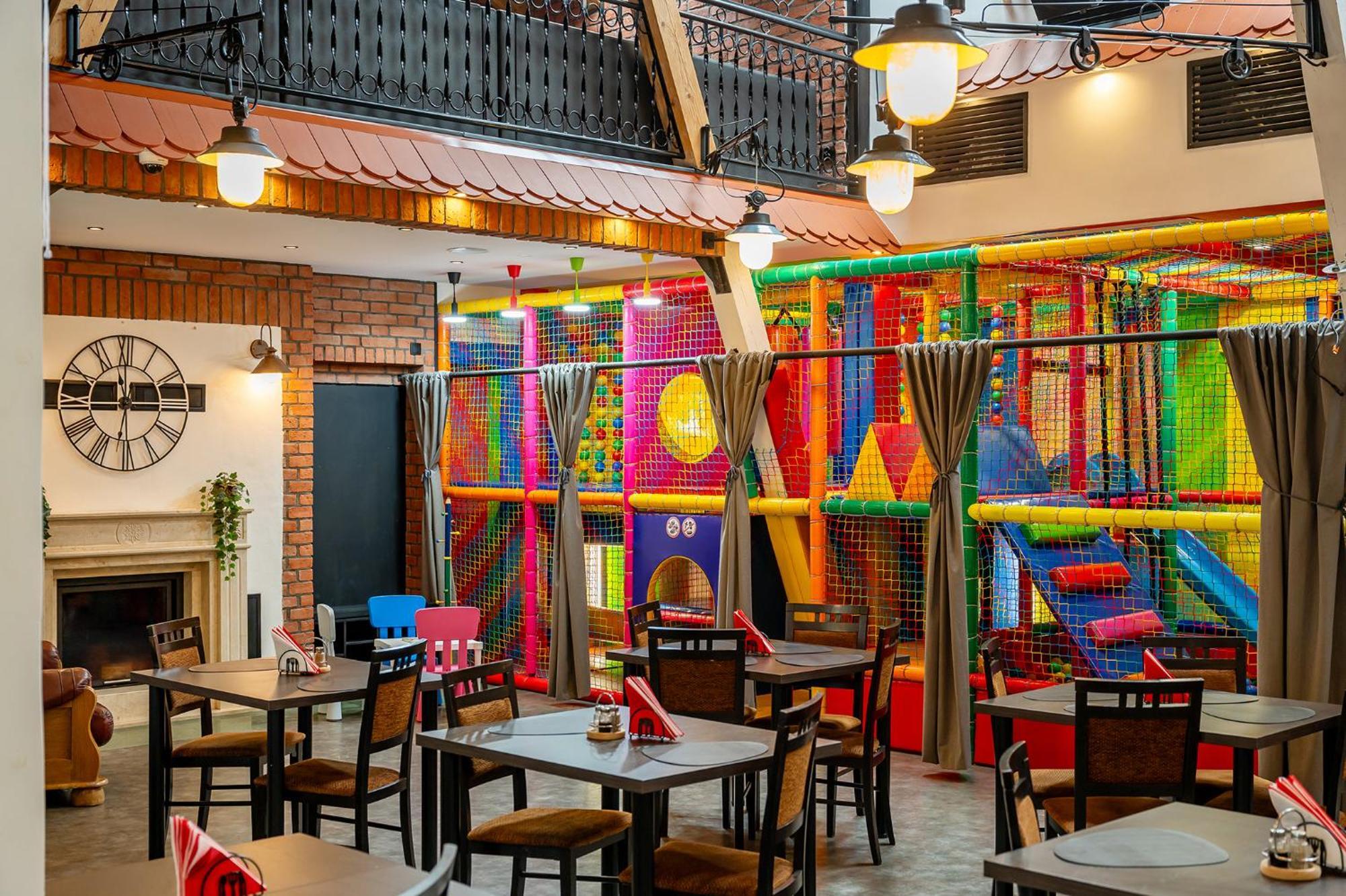 Hotel Dworski Galaktyczny Park Warzymice Dış mekan fotoğraf