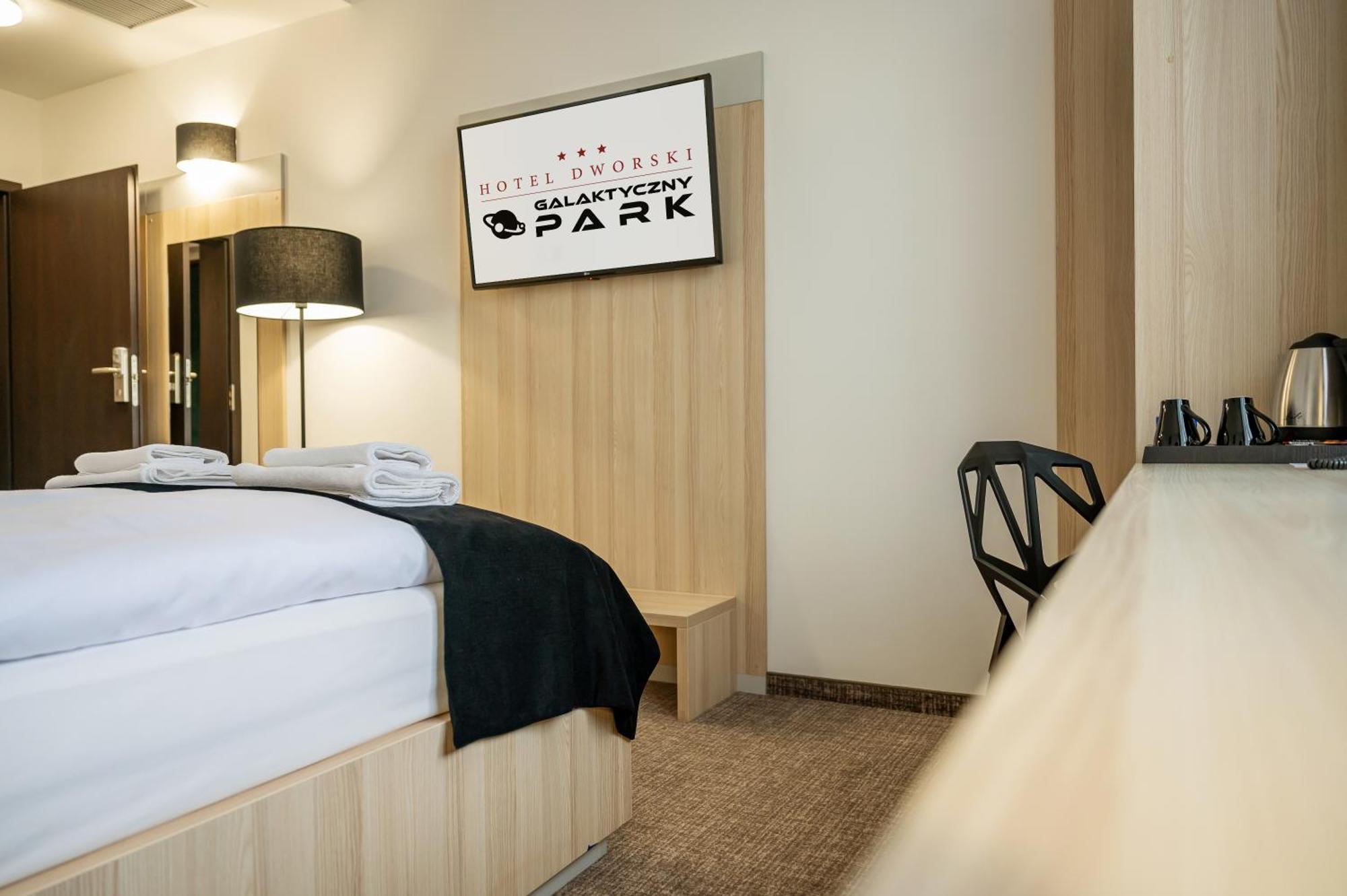 Hotel Dworski Galaktyczny Park Warzymice Dış mekan fotoğraf