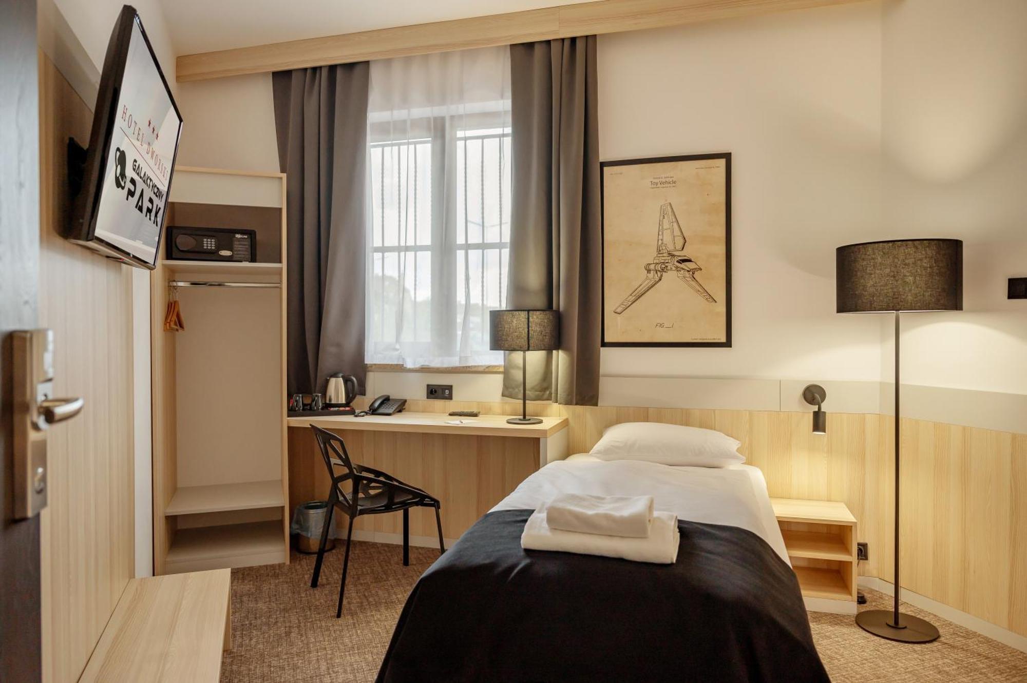 Hotel Dworski Galaktyczny Park Warzymice Dış mekan fotoğraf