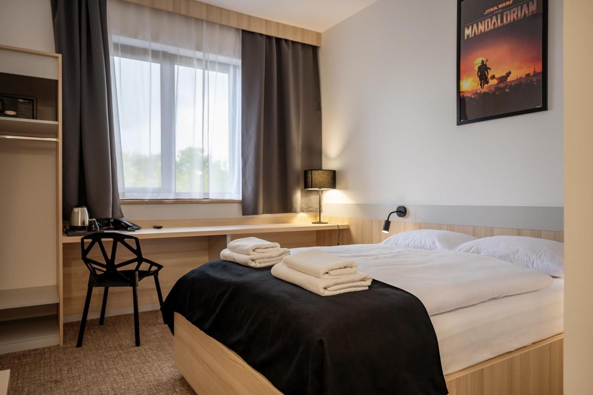 Hotel Dworski Galaktyczny Park Warzymice Dış mekan fotoğraf