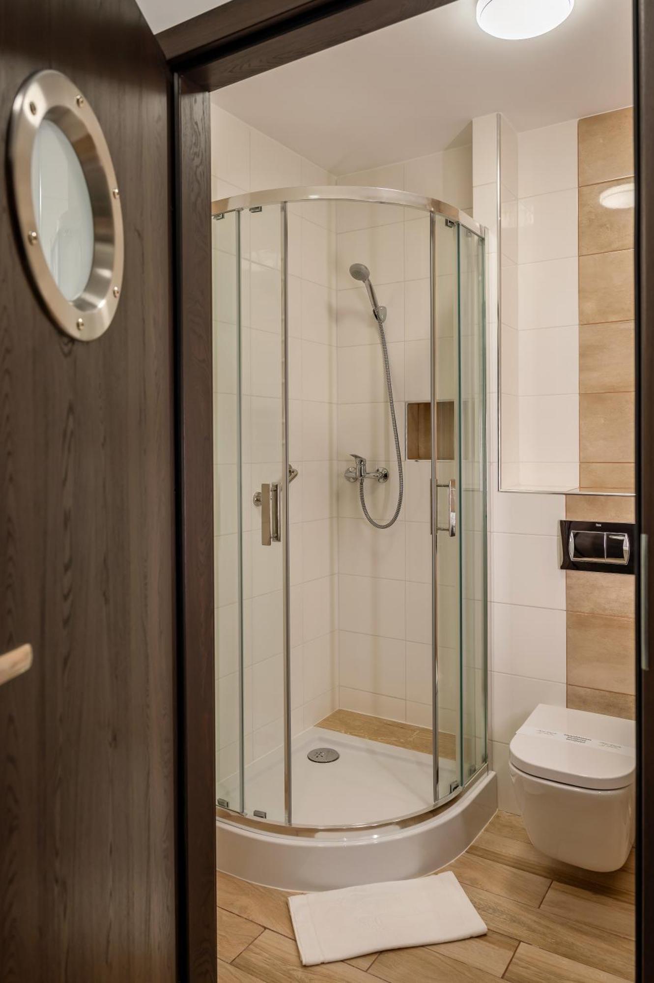 Hotel Dworski Galaktyczny Park Warzymice Dış mekan fotoğraf