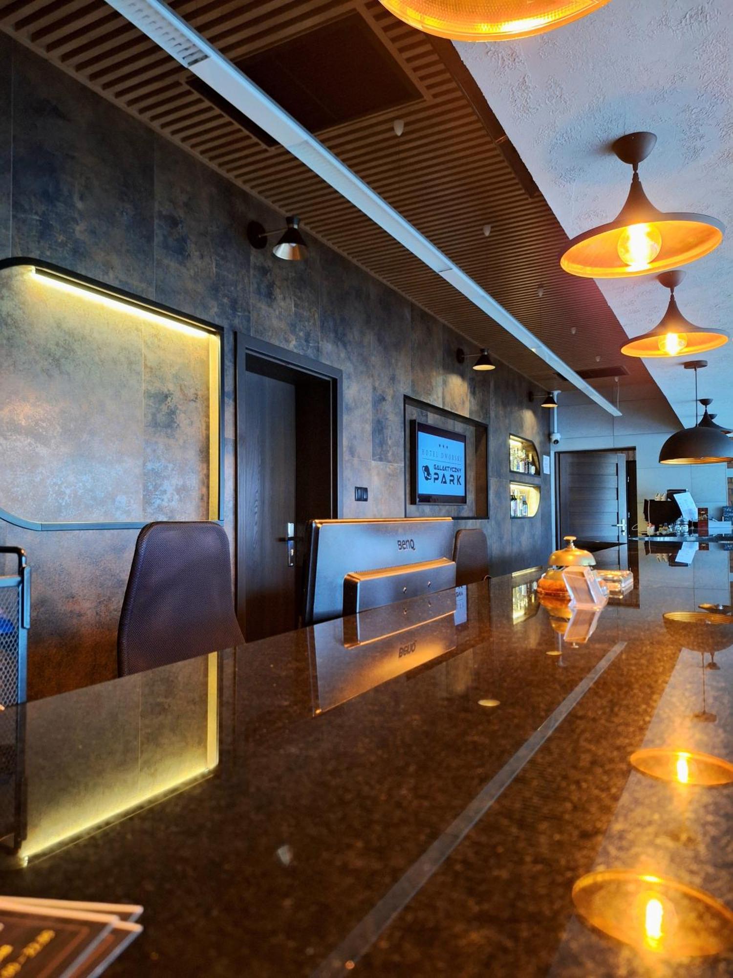 Hotel Dworski Galaktyczny Park Warzymice Dış mekan fotoğraf