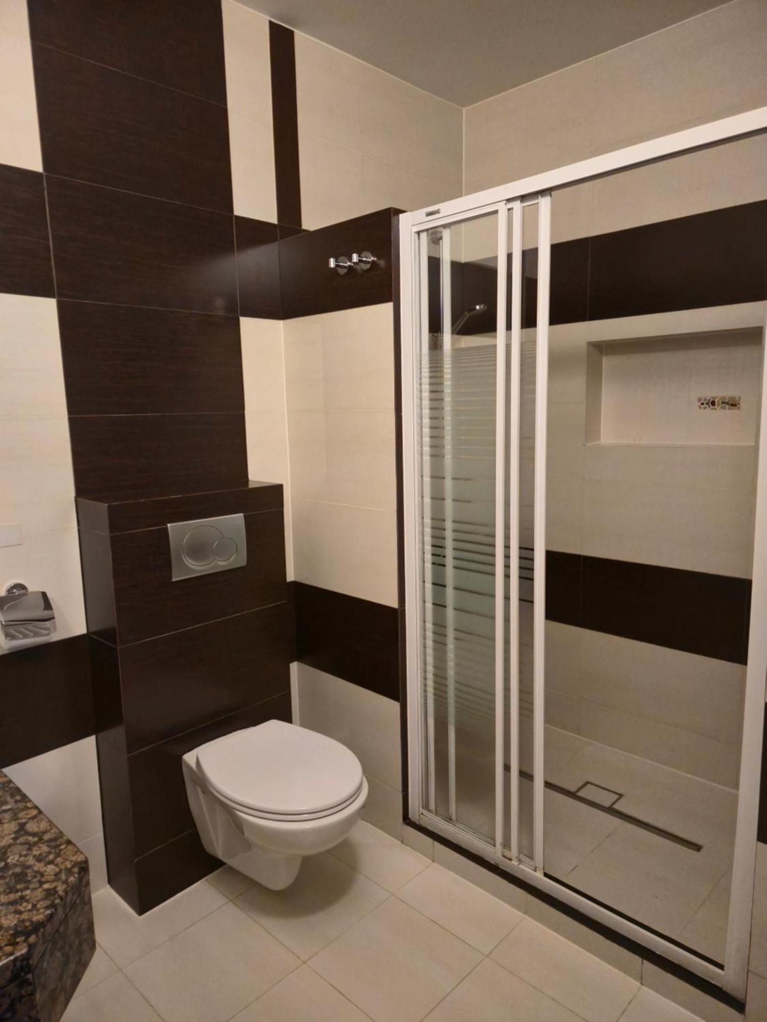 Hotel Dworski Galaktyczny Park Warzymice Dış mekan fotoğraf