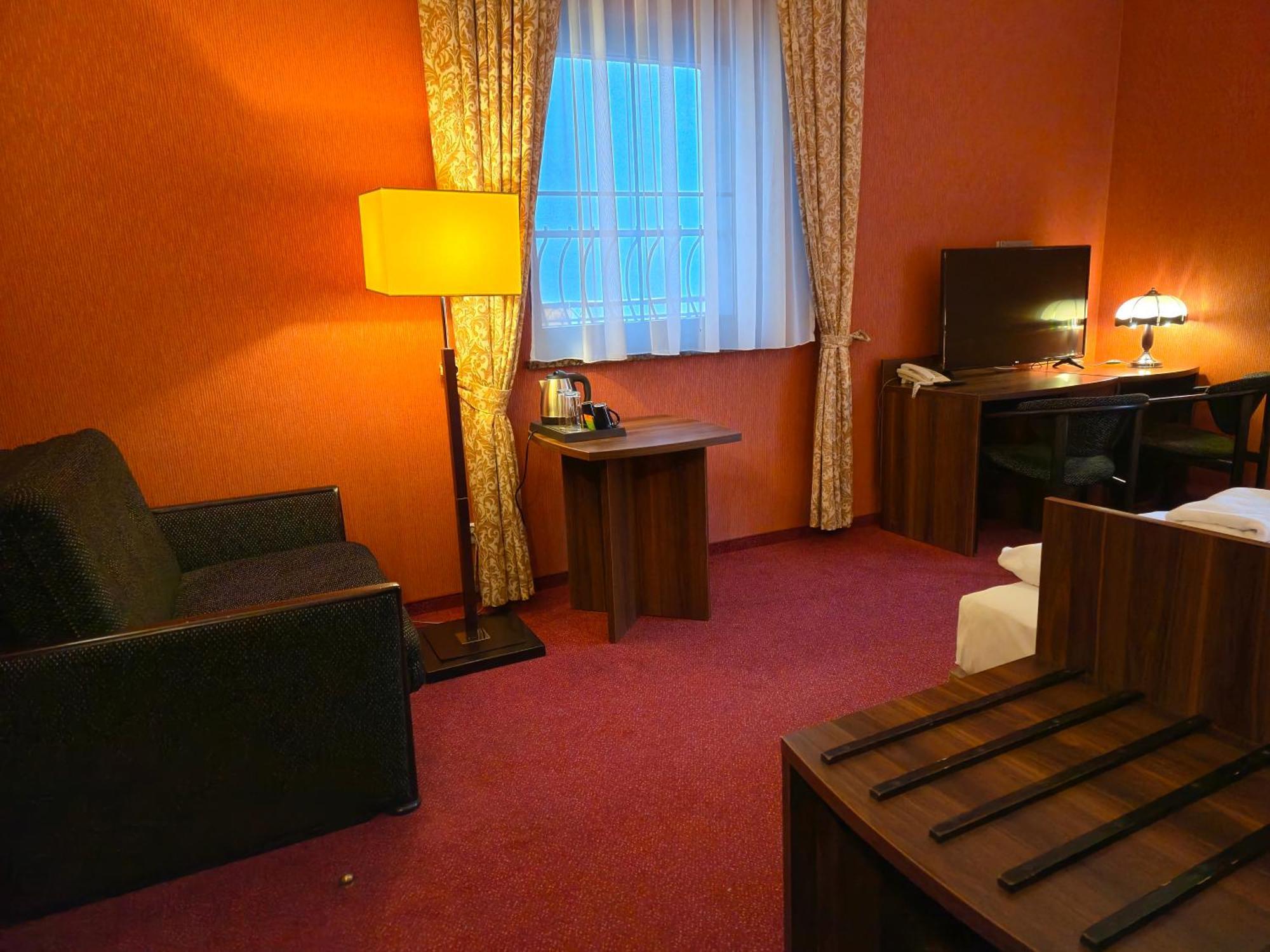 Hotel Dworski Galaktyczny Park Warzymice Dış mekan fotoğraf