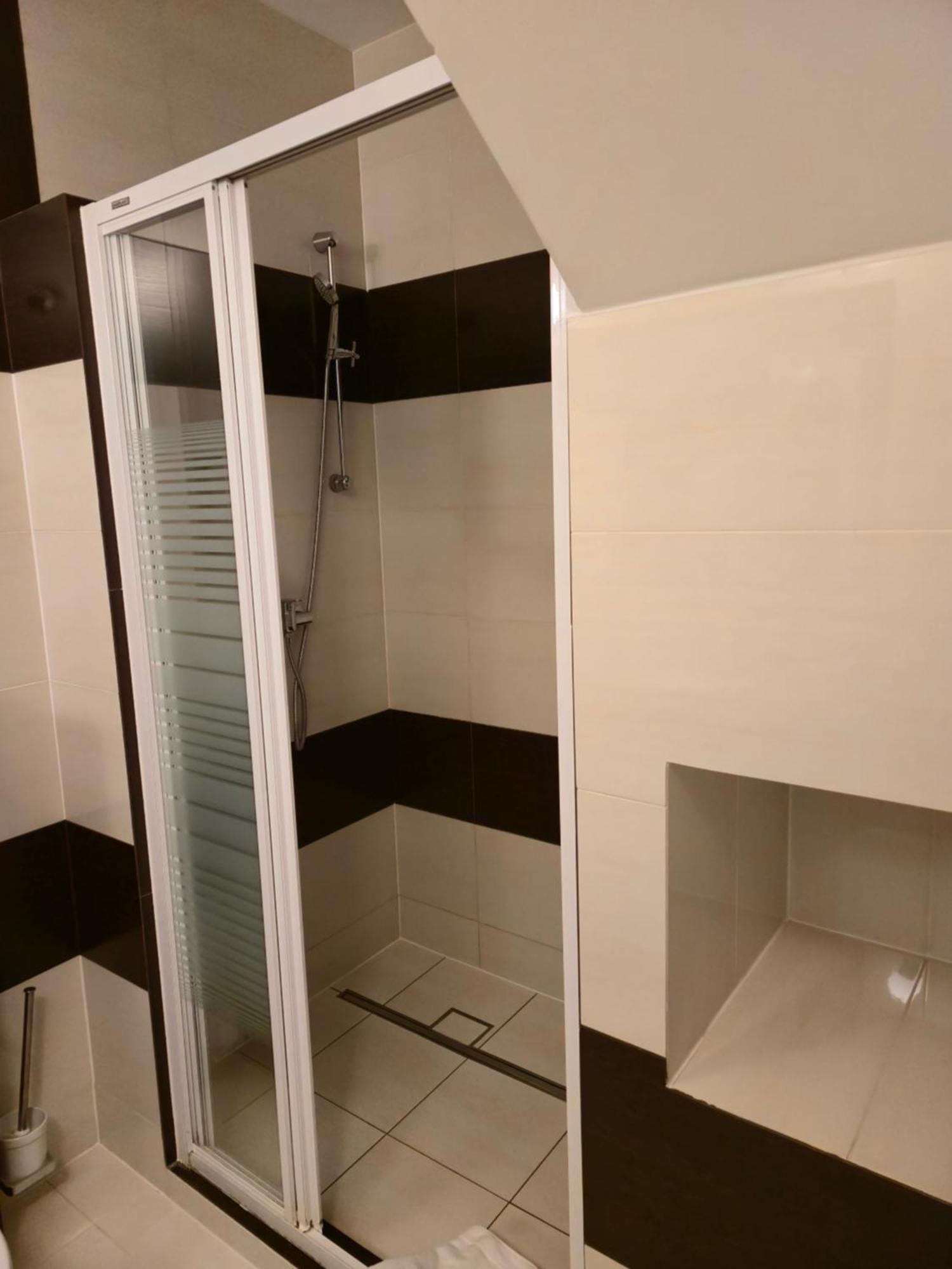 Hotel Dworski Galaktyczny Park Warzymice Dış mekan fotoğraf