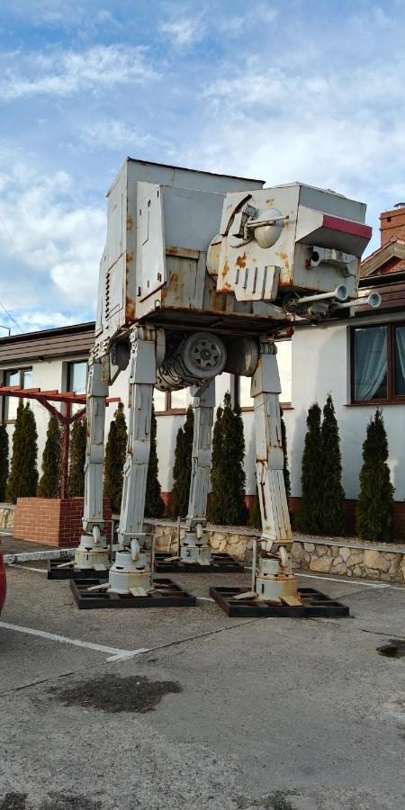 Hotel Dworski Galaktyczny Park Warzymice Dış mekan fotoğraf